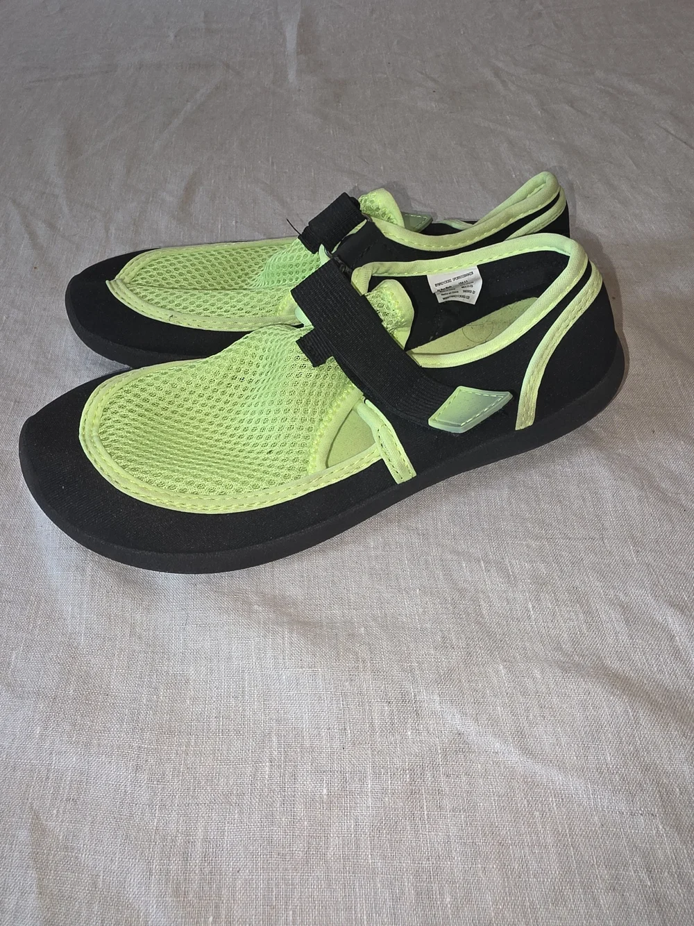 wonder nation Black and Neon Green Kids Water Shoes